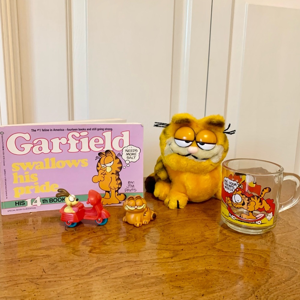 VINTAGE GARFIELD LOT